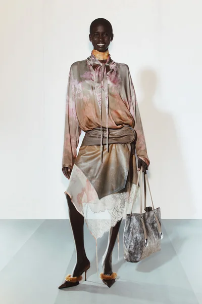 Look 8